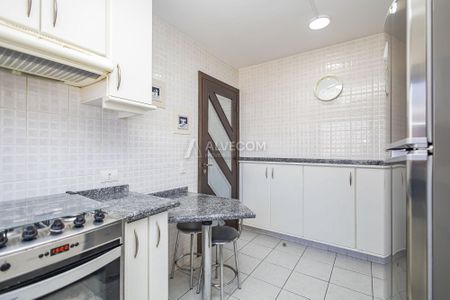 12_photo/94dce49f0b.52672f3a0664a53f-ATLAS-4cb1fd67-3ed0-4e07-8603-e57c382be06c.jpg de casa à venda com 4 quartos, 249m² em Guaíra, Curitiba