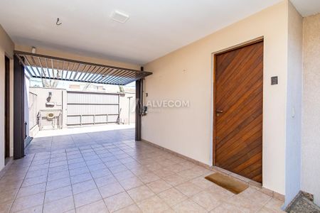 38_photo/94dce49f0b.52672f3a0664a53f-ATLAS-b2642754-a79b-4f5e-8de1-42fdac5a5bf1.jpg de casa à venda com 4 quartos, 249m² em Guaíra, Curitiba