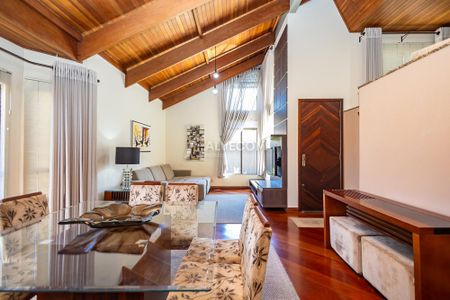 5_photo/94dce49f0b.52672f3a0664a53f-ATLAS-bb5c883b-5d9c-4fc2-8015-841b1df8bea4.jpg de casa à venda com 4 quartos, 249m² em Guaíra, Curitiba