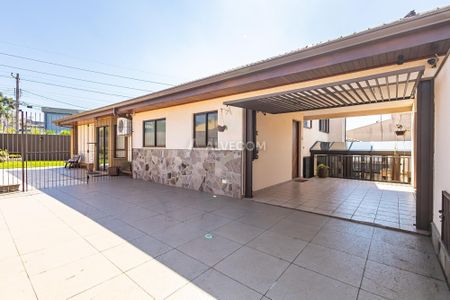 37_photo/94dce49f0b.52672f3a0664a53f-ATLAS-caffb899-bf45-4b5c-a485-bf97d0abfabc.jpg de casa à venda com 4 quartos, 249m² em Guaíra, Curitiba