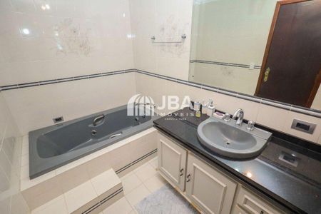 19_photo/94dce49faf.92a9ad8d3571811d-ATLAS-697b1262-2fde-49d7-aa1c-423e3c753e91.jpg de casa à venda com 5 quartos, 300m² em Guaíra, Curitiba