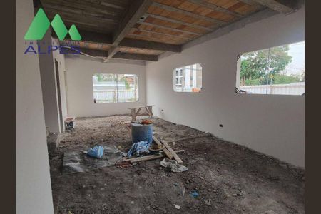 4_photo/94dce49fcf.ebaa3986cb8ba134-ATLAS-a5211bbf-afe4-4eef-b63e-6a7c54fe8e1d.jpg de casa à venda com 3 quartos, 150m² em Guaíra, Curitiba