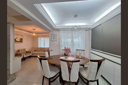 8_photo/94dce4a189.0677fa493c26e9cb-ATLAS-839577a5-8252-4e00-9f6d-0a5a95f9d04f.jpg de casa à venda com 3 quartos, 155m² em Água Verde, Curitiba