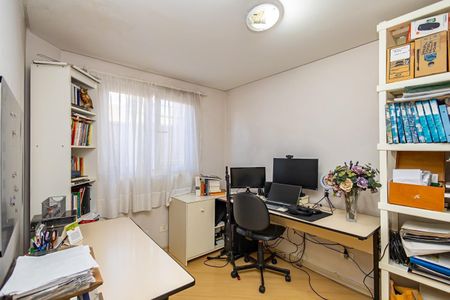 49_photo/94dce4a297.e02bbd74c619fcc4-ATLAS-24cd548a-6342-4f20-ba48-b8de1c3e79a7.jpg de casa à venda com 4 quartos, 237m² em Guaíra, Curitiba