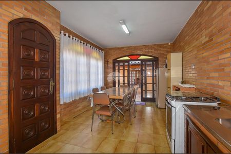 42_photo/94dce4a33d.7a37549eceeba21f-ATLAS-0d16f786-445a-4cc5-a886-39cbcc9c29f3.jpg de casa à venda com 3 quartos, 293m² em Guaíra, Curitiba