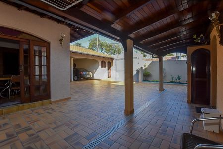 7_photo/94dce4a33d.7a37549eceeba21f-ATLAS-ea830d47-2765-4dae-ac26-432cb70af2cb.jpg de casa à venda com 3 quartos, 293m² em Guaíra, Curitiba