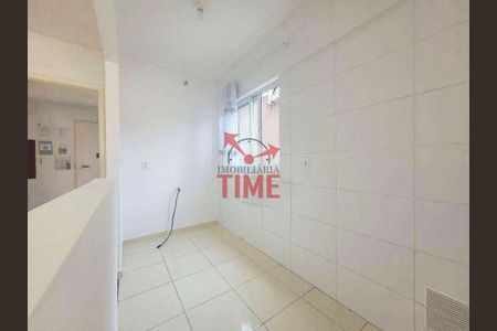 3_photo/94dce4a38b.8e74a159a2e91d34-ATLAS-36a56777-6874-44bc-a438-a155c8ef0502.jpg de apartamento à venda com 2 quartos, 52m² em Lindoia, Curitiba