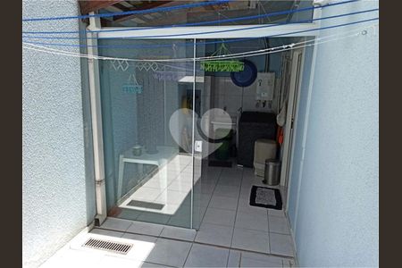 5_photo/94dce4a3a9.94585080af96f002-ATLAS-a2f109b3-bcad-4fdd-8e47-06bb15ef2ffc.jpg de casa à venda com 3 quartos, 92m² em Guaíra, Curitiba