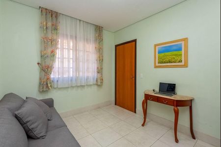 44_photo/94dce4a3cb.54d42efda8786743-ATLAS-5badb25d-ae09-4eb3-90a5-988128d4ca95.jpg de casa à venda com 5 quartos, 300m² em Guaíra, Curitiba