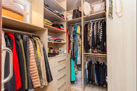 27_photo/94dce4a3cb.54d42efda8786743-ATLAS-91e829b1-24ae-4e86-a5f4-080ad8cec6cc.jpg de casa à venda com 5 quartos, 300m² em Guaíra, Curitiba