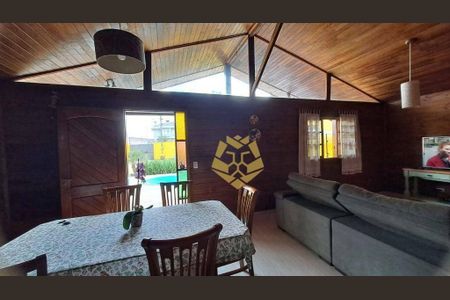 8_photo/94dce4a4b7.1463d70521bc8e9f-ATLAS-7793dcc8-2e0e-432e-8535-f61dc12fd879.jpg de casa para alugar com 3 quartos, 180m² em Lindoia, Curitiba