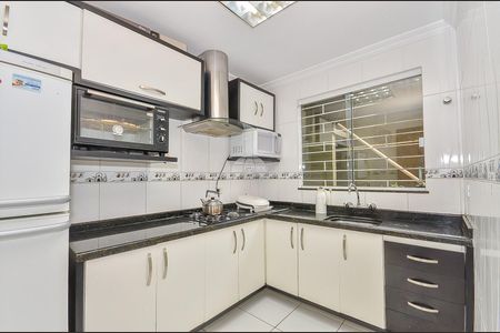 7_photo/94dce4a6a9.d5cbe2f15dcd94dc-ATLAS-f01f7ecd-9577-4e61-9047-0e5ed6461fdc.jpg de casa à venda com 3 quartos, 176m² em Lindoia, Curitiba