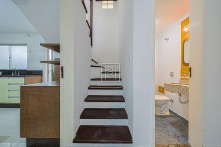 8_photo/94dce4a71b.2d09d4c2082a8176-ATLAS-480c18f6-9a4c-4fb7-ac5b-0c31a8334608.jpg de casa à venda com 3 quartos, 120m² em Novo Mundo, Curitiba