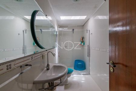 8_photo/94dce4a75b.59b9fa3339c8dcb8-ATLAS-4ae9cdfe-2b55-4a26-ab8d-225ebb559f53.jpg de casa à venda com 4 quartos, 120m² em Novo Mundo, Curitiba