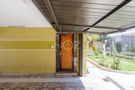 10_photo/94dce4a75b.59b9fa3339c8dcb8-ATLAS-76417f34-a9fa-4d85-b86d-e3f7ab9de9fb.jpg de casa à venda com 4 quartos, 120m² em Novo Mundo, Curitiba