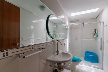 28_photo/94dce4a75b.59b9fa3339c8dcb8-ATLAS-fb53c271-7610-4371-a6ca-4cdb90e862bd.jpg de casa à venda com 4 quartos, 120m² em Novo Mundo, Curitiba