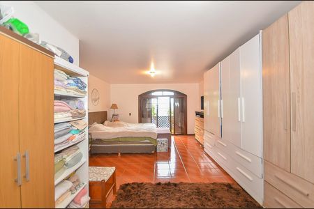 25_photo/94dce4a7ed.d7fd54e2ccfa547a-ATLAS-a0a2b179-f342-4a6e-a18e-1a2dcaa65cac.jpg de casa à venda com 6 quartos, 251m² em Lindoia, Curitiba