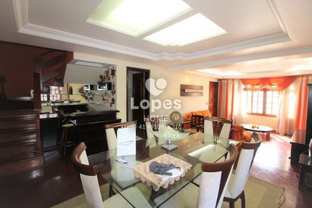 3_photo/94dce4a83d.44002281f4ca9e1d-ATLAS-83810fbe-5f75-4c7e-8dcf-c2bf229c1368.jpg de casa à venda com 4 quartos, 286m² em Novo Mundo, Curitiba