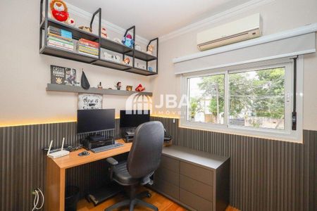 33_photo/94dce4a92f.1a1b7cff397dad89-ATLAS-ae6f8211-8f17-41e3-9f35-b4e1fbd1bb40.jpg de casa à venda com 0 quarto, 161m² em Novo Mundo, Curitiba