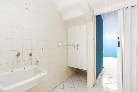 16_photo/94dce4a95f.491a58713d1e5de3-ATLAS-dff29ecc-075d-42b8-85e4-496e16c141c0.jpg de casa à venda com 3 quartos, 110m² em Novo Mundo, Curitiba