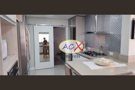 6_photo/94dce4a983.c3b9fb60c1df5c5a-ATLAS-a8e7bcc1-d06c-4bbe-8186-f9d2ff78f5d6.jpg de casa à venda com 4 quartos, 240m² em Novo Mundo, Curitiba