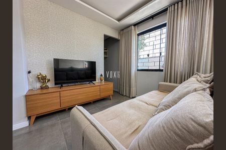 6_photo/94dce4aa7f.0a32700d332bd690-ATLAS-1c8981b5-e5e4-4e44-ab93-a364ae77f6c5.jpg de casa à venda com 3 quartos, 140m² em Novo Mundo, Curitiba