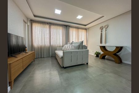 7_photo/94dce4aa7f.0a32700d332bd690-ATLAS-30c9bd19-c1ea-4d92-85f3-b5621817f4fc.jpg de casa à venda com 3 quartos, 140m² em Novo Mundo, Curitiba