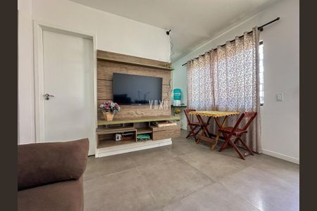 12_photo/94dce4aa7f.0a32700d332bd690-ATLAS-4a2fa0ce-4516-43ae-b420-c97e9355b170.jpg de casa à venda com 3 quartos, 140m² em Novo Mundo, Curitiba