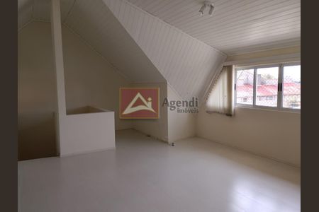 8_photo/94dce4abbb.048d2b4e5b819306-ATLAS-2e01db22-f7b3-4b39-9cef-855241c1b062.jpg de casa à venda com 3 quartos, 190m² em Novo Mundo, Curitiba