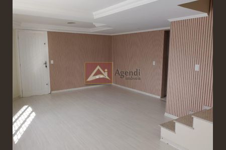 10_photo/94dce4abbb.048d2b4e5b819306-ATLAS-3493492f-1344-4996-91d2-92193fbff27b.jpg de casa à venda com 3 quartos, 190m² em Novo Mundo, Curitiba