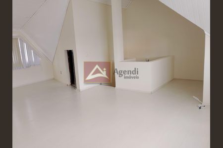 12_photo/94dce4abbb.048d2b4e5b819306-ATLAS-556c9e0a-8e44-4856-9563-a6b21fa8fd37.jpg de casa à venda com 3 quartos, 190m² em Novo Mundo, Curitiba