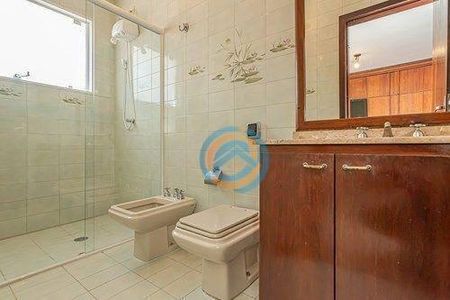 25_photo/94dce4acd9.be1f773b402e8aee-ATLAS-0861d319-6bc9-4e5d-a8a0-06e7f43f5eed.jpg de casa à venda com 4 quartos, 264m² em Novo Mundo, Curitiba