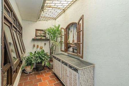 29_photo/94dce4acd9.be1f773b402e8aee-ATLAS-0c5d8436-a522-4348-9b1d-80102ba207e3.jpg de casa à venda com 4 quartos, 264m² em Novo Mundo, Curitiba