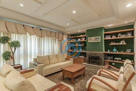 14_photo/94dce4acd9.be1f773b402e8aee-ATLAS-1044d158-8976-4441-af56-0cb30c76d35f.jpg de casa à venda com 4 quartos, 264m² em Novo Mundo, Curitiba