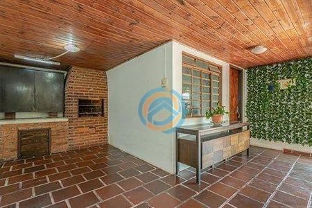 42_photo/94dce4acd9.be1f773b402e8aee-ATLAS-4ad5965c-dd3f-443b-93f1-325b3b0eb2ab.jpg de casa à venda com 4 quartos, 264m² em Novo Mundo, Curitiba