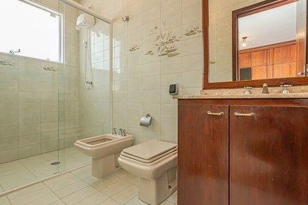 25_photo/94dce4acd9.be1f773b402e8aee-ATLAS-58590842-934b-4bec-a579-e0100fa76747.jpg de casa à venda com 4 quartos, 264m² em Novo Mundo, Curitiba