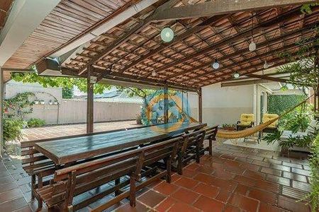 44_photo/94dce4acd9.be1f773b402e8aee-ATLAS-89e9dc8f-6573-46b9-80d0-f6be0aa17f7a.jpg de casa à venda com 4 quartos, 264m² em Novo Mundo, Curitiba