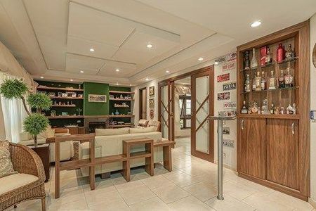 15_photo/94dce4acd9.be1f773b402e8aee-ATLAS-9830f8c3-403d-4da8-9296-75360c7f3abb.jpg de casa à venda com 4 quartos, 264m² em Novo Mundo, Curitiba