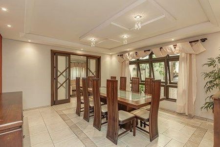 18_photo/94dce4acd9.be1f773b402e8aee-ATLAS-98d028a2-027f-4a87-8099-4791d3e9d39b.jpg de casa à venda com 4 quartos, 264m² em Novo Mundo, Curitiba