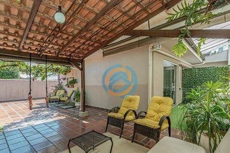 38_photo/94dce4acd9.be1f773b402e8aee-ATLAS-9da20f5f-fe79-4648-bd02-d6cbd05cef84.jpg de casa à venda com 4 quartos, 264m² em Novo Mundo, Curitiba