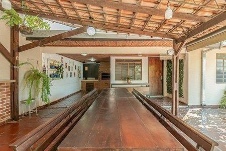 39_photo/94dce4acd9.be1f773b402e8aee-ATLAS-cd4c19b0-1ab3-405d-acb3-093ce5d13ce2.jpg de casa à venda com 4 quartos, 264m² em Novo Mundo, Curitiba