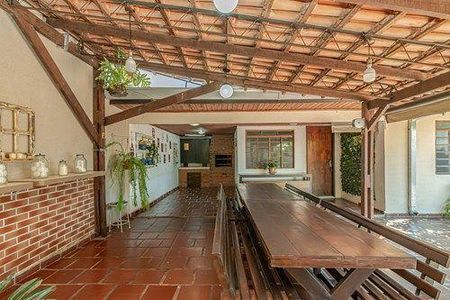 40_photo/94dce4acd9.be1f773b402e8aee-ATLAS-db3cbdf2-197b-484c-b557-335cc4d837fd.jpg de casa à venda com 4 quartos, 264m² em Novo Mundo, Curitiba