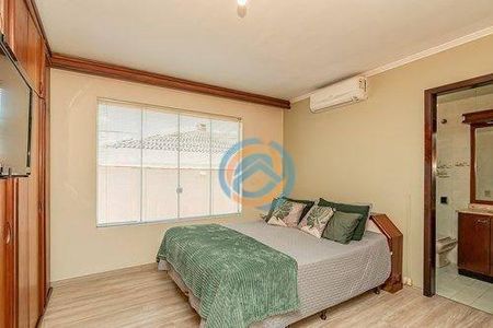 24_photo/94dce4acd9.be1f773b402e8aee-ATLAS-db5c323b-a12d-49f2-a9d9-f40c786500d5.jpg de casa à venda com 4 quartos, 264m² em Novo Mundo, Curitiba
