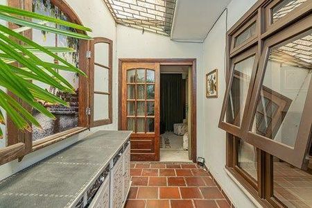 30_photo/94dce4acd9.be1f773b402e8aee-ATLAS-e32cb50d-d8e8-4e61-86f8-f0061f8934e3.jpg de casa à venda com 4 quartos, 264m² em Novo Mundo, Curitiba