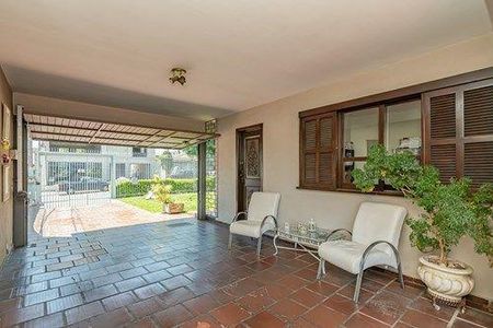 4_photo/94dce4acd9.be1f773b402e8aee-ATLAS-e5c67ae2-ccb8-4681-a842-c26d26ccd471.jpg de casa à venda com 4 quartos, 264m² em Novo Mundo, Curitiba