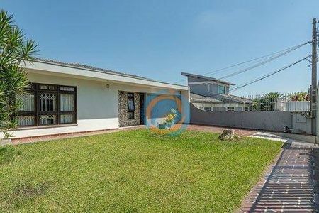 2_photo/94dce4acd9.be1f773b402e8aee-ATLAS-e6263672-83d5-485a-881c-8423f4de08a1.jpg de casa à venda com 4 quartos, 264m² em Novo Mundo, Curitiba