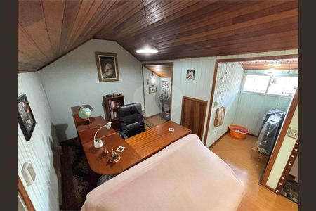 3_photo/94dce4adfd.6a940fd7dc05e55d-ATLAS-1dc9df76-e31a-4774-baad-4e813e3b20e3.jpg de casa à venda com 3 quartos, 180m² em Fanny, Curitiba