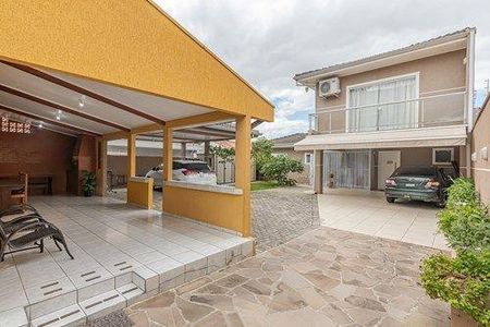 2_photo/94dce4aef1.7315574349438a6a-ATLAS-3a6b30f8-228f-46f6-ade7-7fb85e3fd8e8.jpg de casa à venda com 4 quartos, 226m² em Fanny, Curitiba