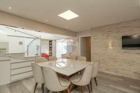 8_photo/94dce4aefb.ac27657d5f4d7d4b-ATLAS-35fd8a40-9491-4da5-a540-138cb1cc042c.jpg de casa à venda com 4 quartos, 226m² em Fanny, Curitiba