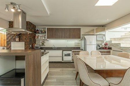 24_photo/94dce4aefb.ac27657d5f4d7d4b-ATLAS-adf8291f-e872-4539-9bdb-57fb4eb73fec.jpg de casa à venda com 4 quartos, 226m² em Fanny, Curitiba